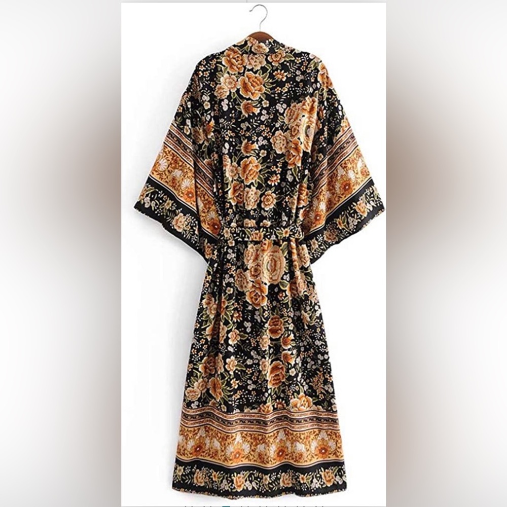 ❌HOLD❌Bohemian Floral Kimono - Picture 2 of 6